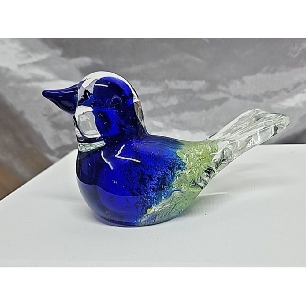 Art Glass Blue & Green Bird Paperweight Figurine hand crafted 6 x 3.5 EUC
